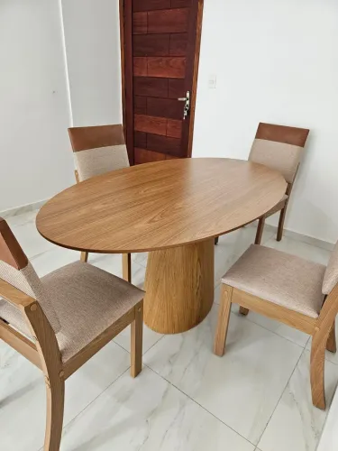 Mesa de Jantar Cone Oval 160x90cm Tampo Madeira