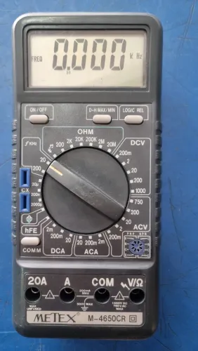 Multímetro digital marca metex modelo M4650CR