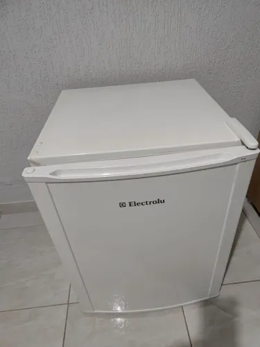 Frigobar electrolux