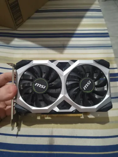 Placa de vídeo MSI GTX 1650 VENTUS XS 4G OC