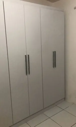 Guarda roupa 6 portas perfeito estado