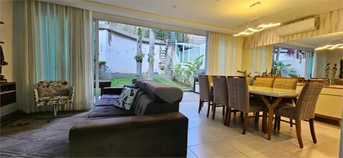 Sobrado em Condomínio Fechado na Av. Nova Cantareira | 177 m² | 4 Suítes | 3 Vagas | Quint