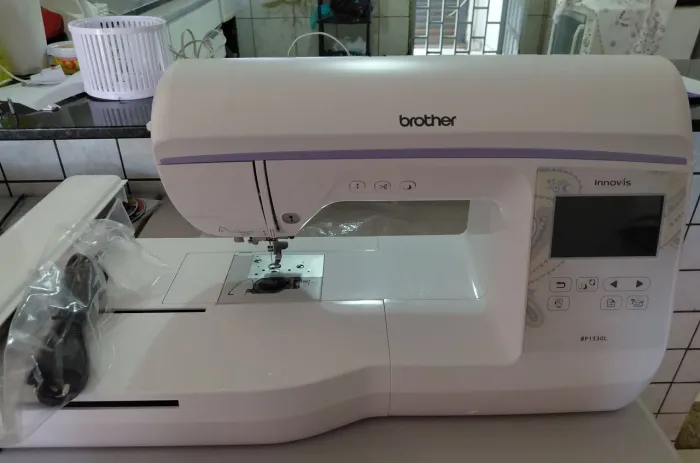 Máquina para bordar brother 1530L