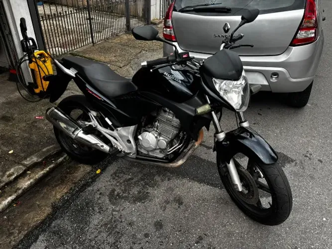Moto CB300R - 2012 - Ótimo estado! Aceito propostas!