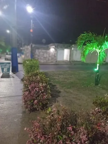 Casa em Condomínio com OUTORGA DE ÁGUA EM DIA! De Esquina - Sem Vizinhos De Lado/Frente