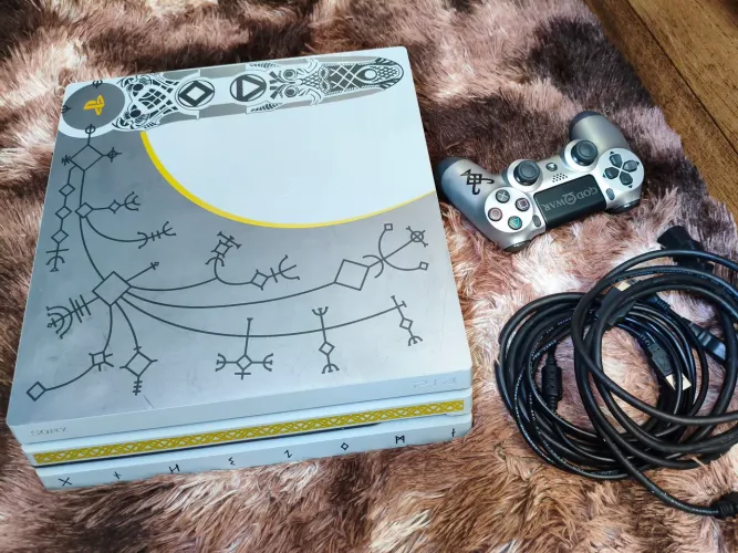 PS4 PRO edição limitada god Of War