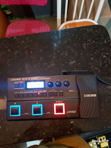 Pedaleira Boss GT1  - LEIA O ANÚNCIO 