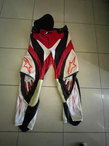 calça apinestars