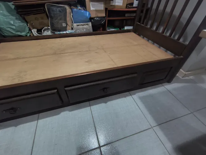 Vendo Cama de Solteiro 88cm x 188,0cm