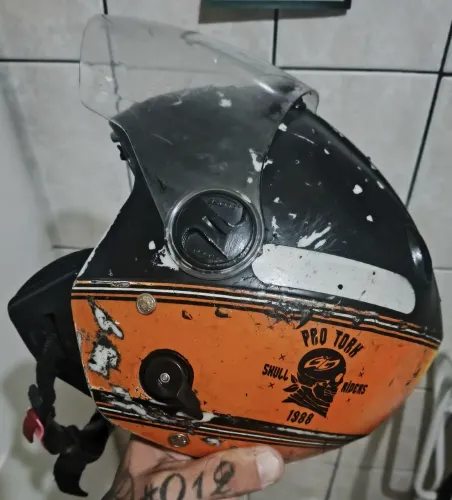 Capacete Pro Tork aberto 