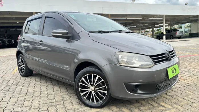 Volkswagen Fox 1.0 MI Total Flex 8V 5P 2014
