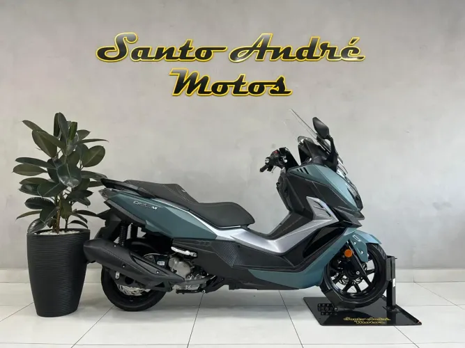 Dafra CRUISYM 300