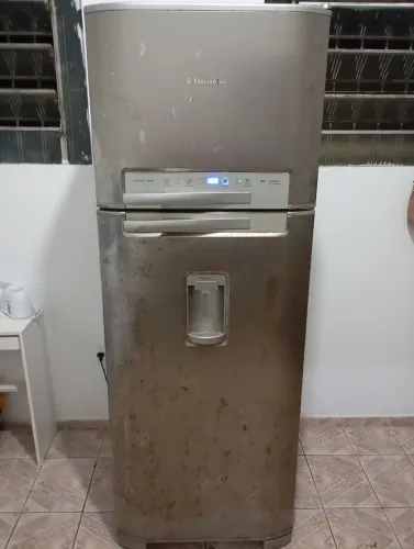 Geladeira Electrolux Frosfree 