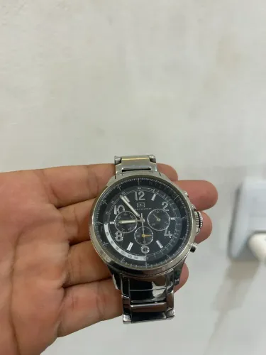 Relógio tommy (original) muito novo com peça da pulseira incluso