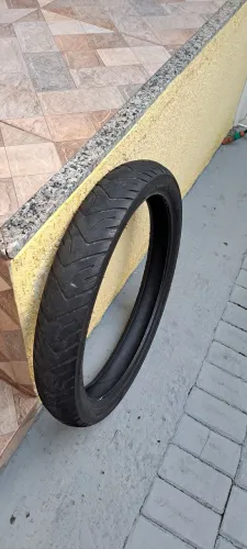 Pneu Dianteiro 