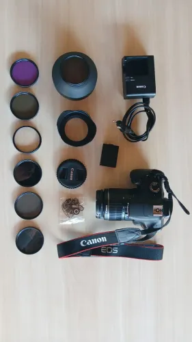 Canon T5 EOS Rebel + Lente do kit + 2 bolsas para carregar + 6 filtros + carregador