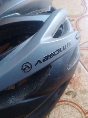 Capacete para ciclismo Absolute.