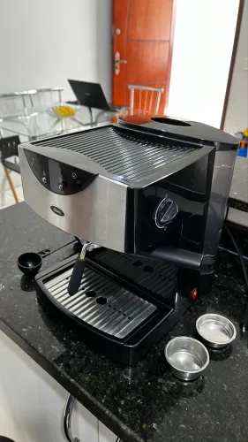 Cafeteira Espresso Oster Cappuccino - 1250W