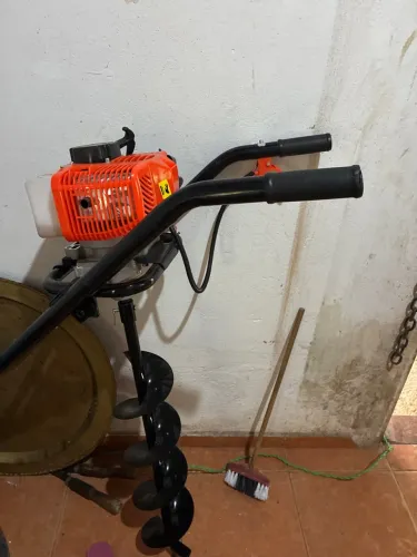 Perfurador de solo com carrinho - 3 bocas 30, 15 e 10 cm