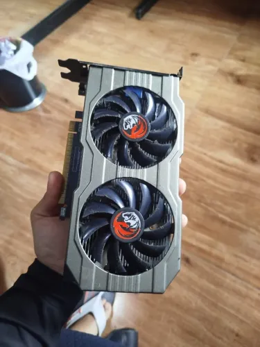 GTX 750 Ti 4GB DDR5 Usada e velha
