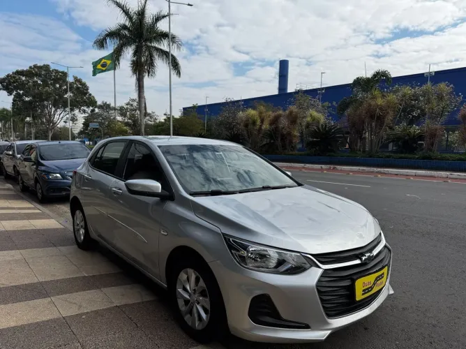 Chevrolet Onix Hatch LT 1.0 8V Flex Power Mec. 4P 2021