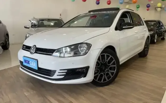 Volkswagen Golf Highline 1.4 TSI Total Flex Aut. 2017