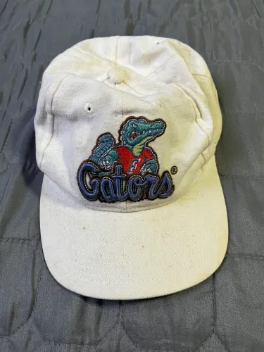 Boné vintage gators