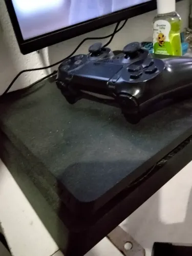 Playstation 4 slim Sony