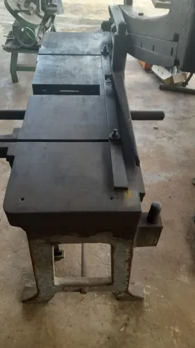 Tesourão manual/ Guilhotina