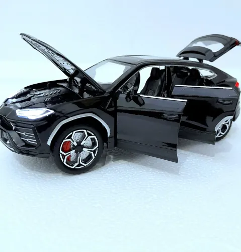 Miniatura de carro lamborghini urus de metal escala 1:24 com luz e som e fricção