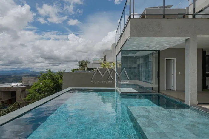 Casa à Venda no Condomínio Quintas do Sol | 4 quartos - 510 m²