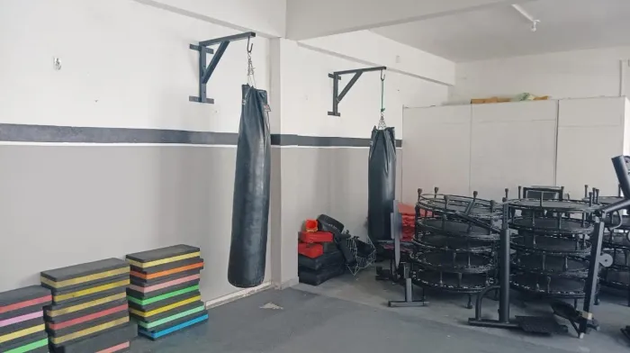 Saco de pancada com suporte