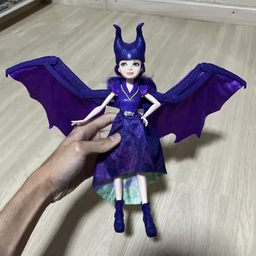 Boneca Dragon Queen Mal - Descendentes - Hasbro Descendants 3 Disney