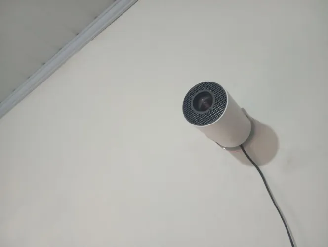 Projetor mais tela "barato"