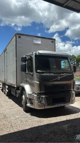 Volvo VM 270 I-SHIFT Truck Baú 