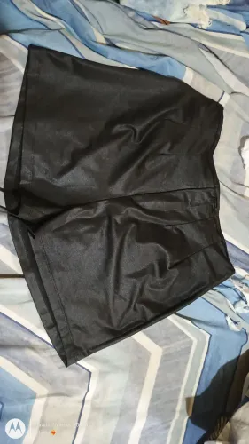 Short couro fake