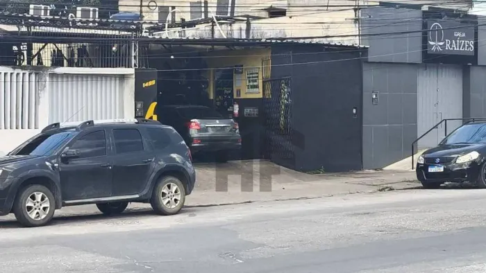 Ponto Comercial de 8x34m², localizado no Cordeiro, Recife - Pernambuco.