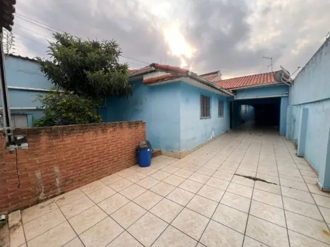 Casa Ampla na Penha | 240m² | Edícula | 4 Vagas
