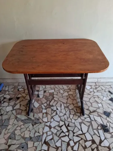 VENDE-SE MESA
