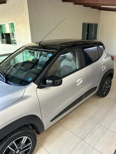 Renault Kwid Intense 1.0 Flex 12V 5P Mec. 2023