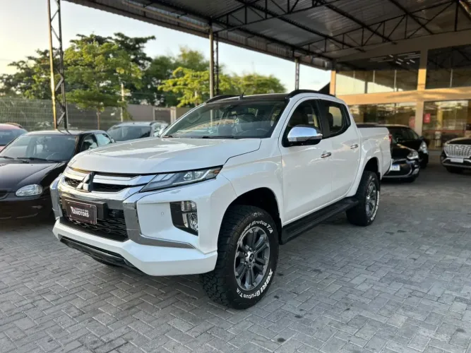 Mitsubishi L200 Tri. S.terra HPE-S 2.4 4X4 Die. AUT 2022