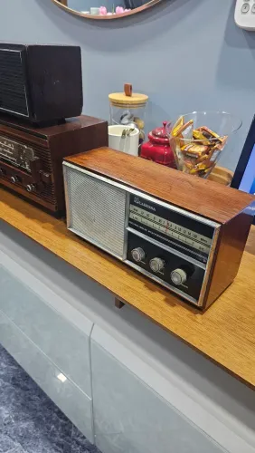 Rádio Antigo funcionando.