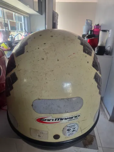 Capacete numero 58