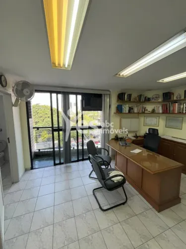 Sala Comercial à venda no Bairro Jardim - Santo André - Edifício Horus - Piso frio, Copa,