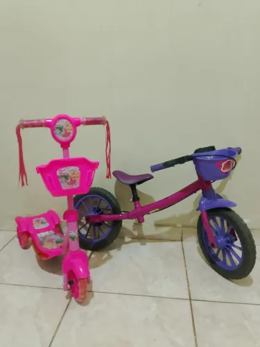 Bicicleta equilíbrio e Patinete Barbie