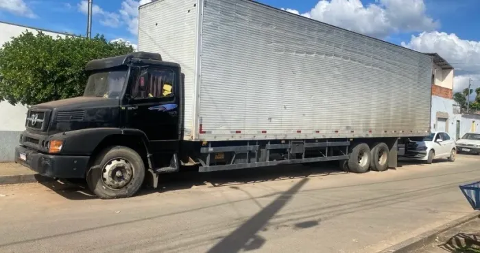 Vendo Baú para Caminhão 11metros - Ótima Oportunidade e em excelente estado!