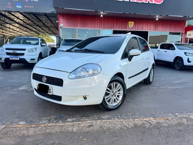 Fiat Punto Attractive 1.4 Fire Flex 8V 5P 2011