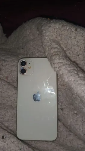 Vendo iPhone 11 por 1,000