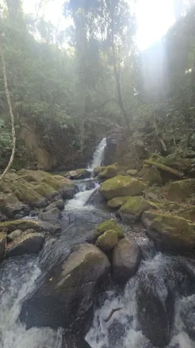 Sítio com cachoeira e piscina natural 107.000 m² em Sapucaí-Mirim - MG