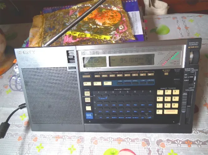 Rádio Sony ICF2010